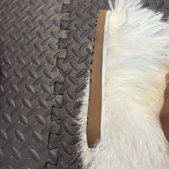 UGG FLUFF MOMMA MONGOLIAN Women’s Furry Boots size 6 - Picture 9 of 10